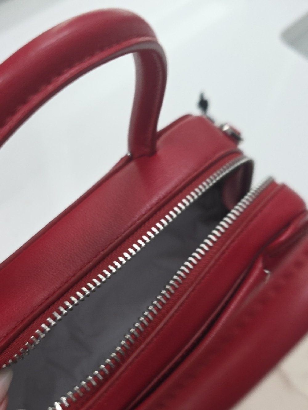 NWT Kate spade Red Small GRACE purse with Detachable Crossbody Strap - Picture 4 of 7